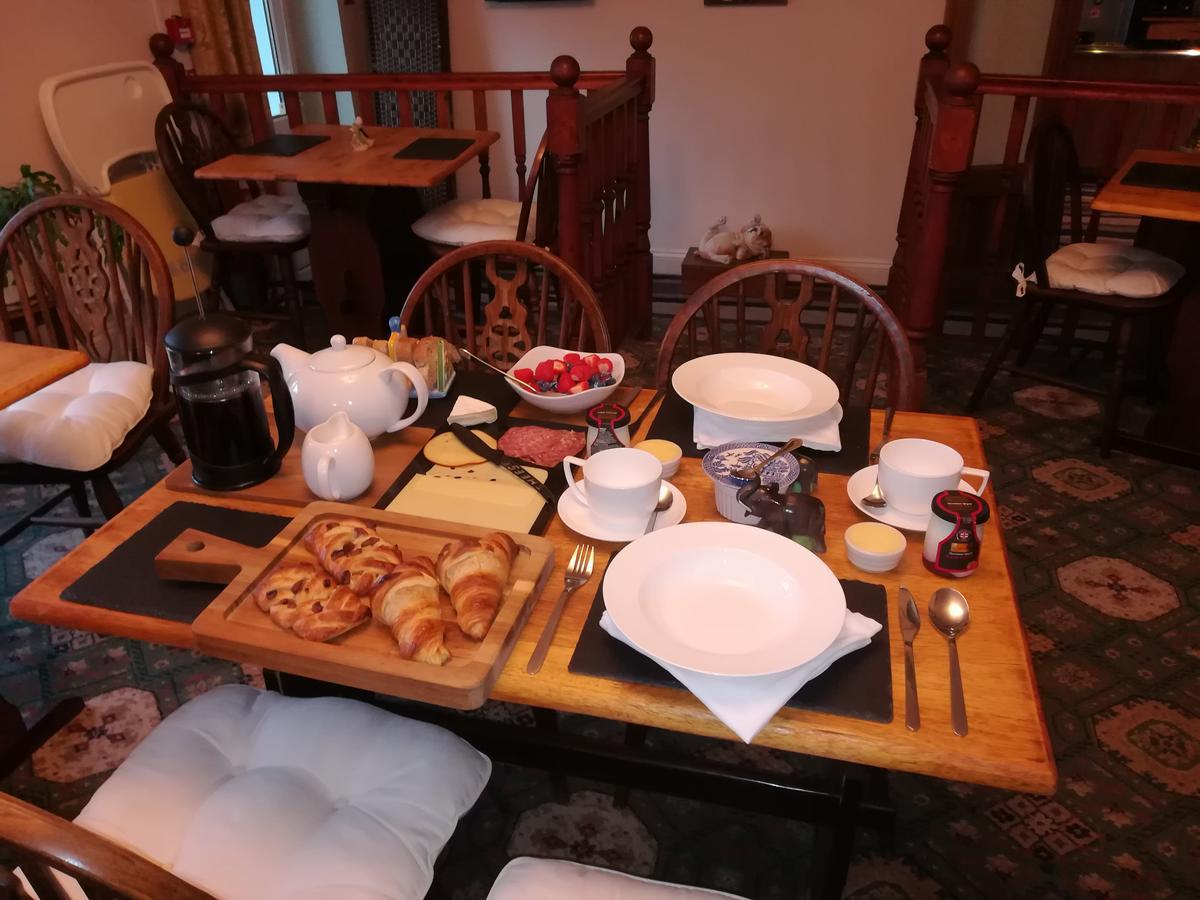 Tara Bed and Breakfast Fishguard Exterior foto